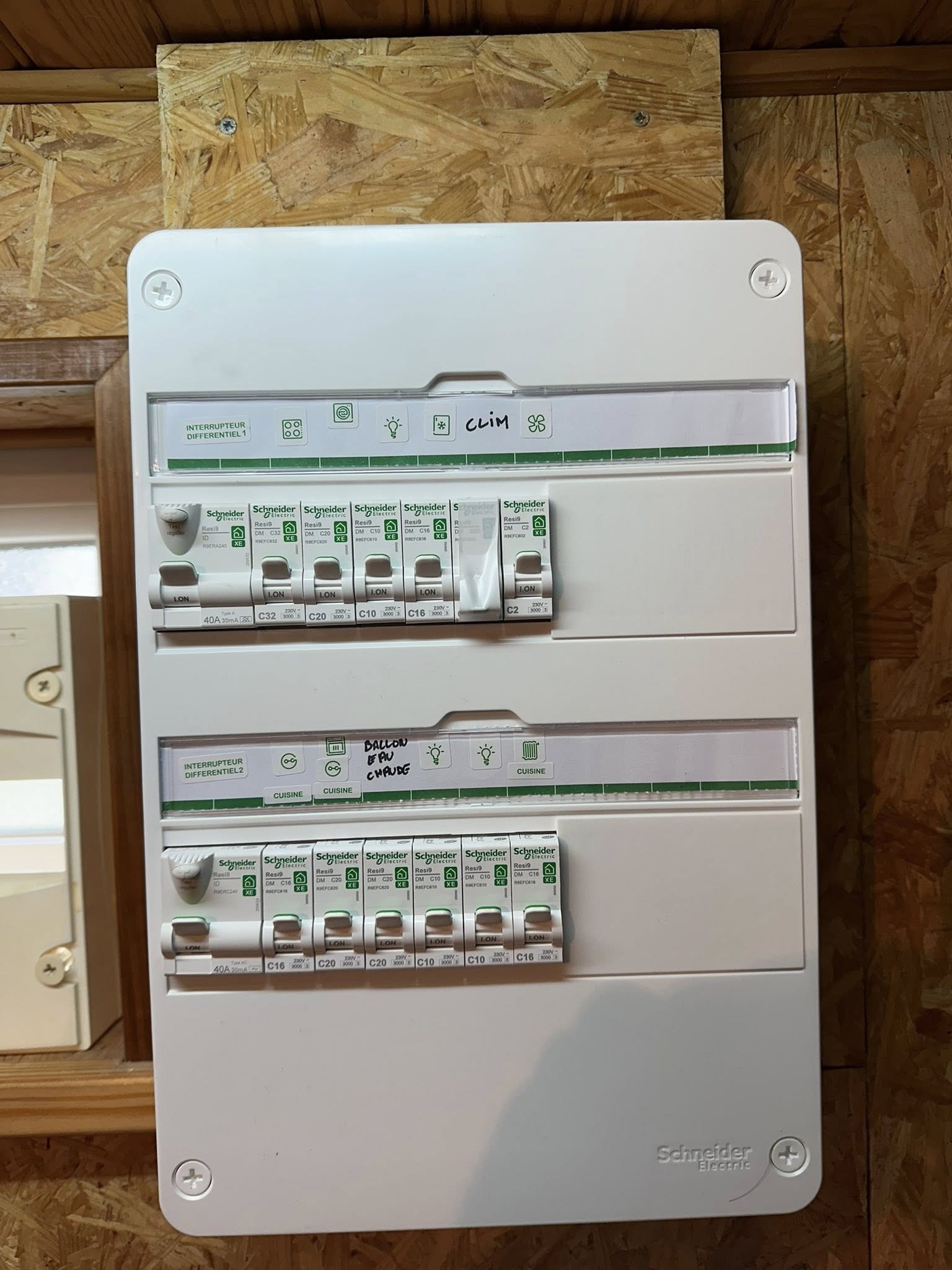 Remplacement d'un compteur électrique pour un client en Auvergne. Remplacement d'un compteur électrique pour un client en Auvergne. par ELECmt Frédéric Apert Électricité Générale en Auvergne Puy de Dôme - Chatel-Guyon - Riom
