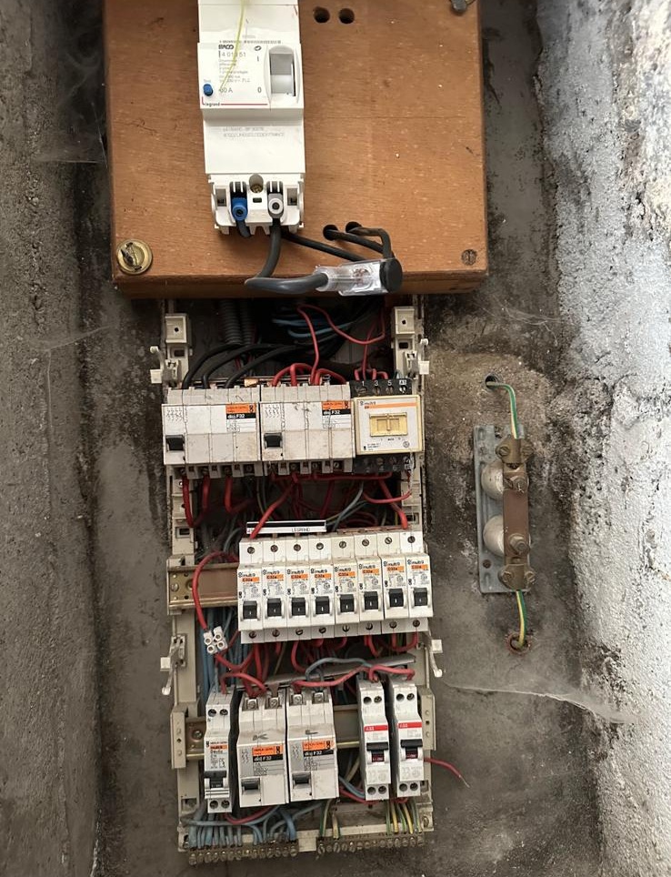 Tableau électrique à Volvic ELECmt - Frédéric Apert