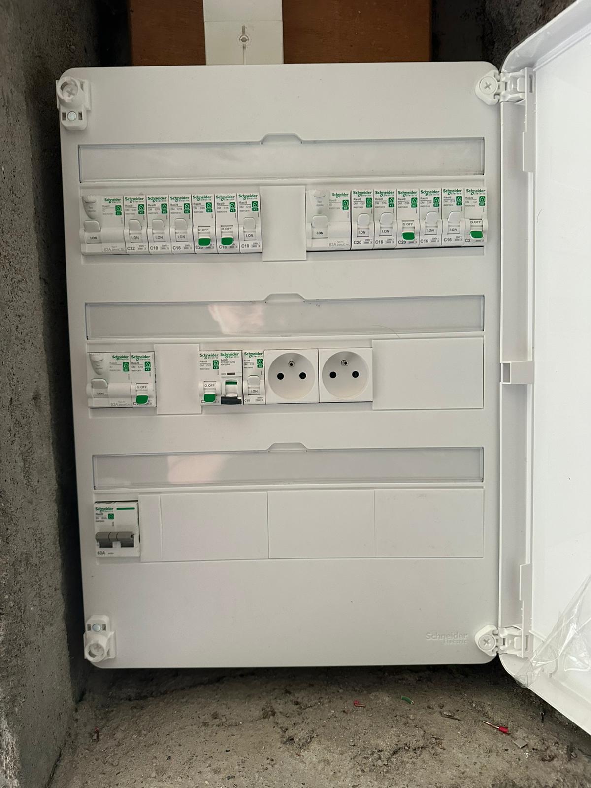 Tableau électrique à Volvic ELECmt - Frédéric Apert